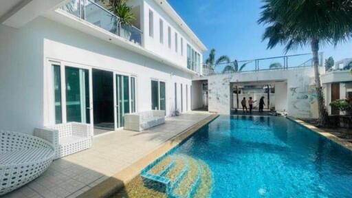 Elegant pool villa 2 storey close to the beach
