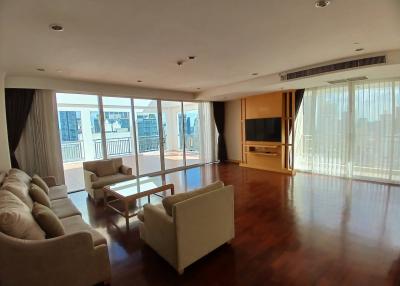 For RENT : GM Height / 4 Bedroom / 4 Bathrooms / 454 sqm / 200000 THB [4249781]