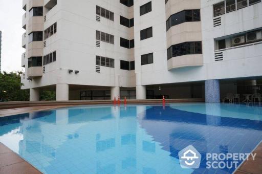 2-BR Condo at Baan Suanpetch Condominium near BTS Phrom Phong (ID 380287)