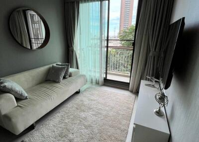 1-BR Condo at Rhythm Sukhumvit 42 near BTS Ekkamai