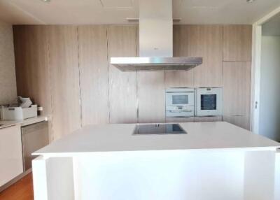 3 bed Condo in 185 Rajadamri Lumphini Sub District C020499