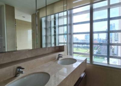 3 bed Condo in 185 Rajadamri Lumphini Sub District C020499