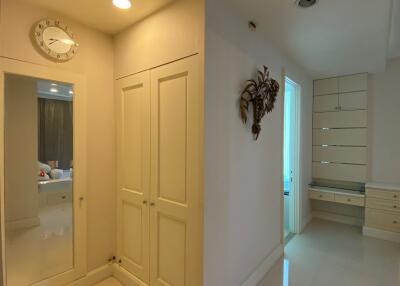 3 bed Condo in Royce Private Residences Khlong Toei Nuea Sub District C020496