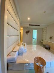 3 bed Condo in Royce Private Residences Khlong Toei Nuea Sub District C020496