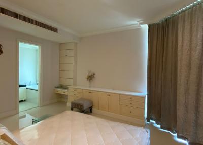 3 bed Condo in Royce Private Residences Khlong Toei Nuea Sub District C020496