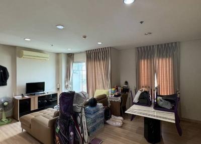 3-BR Condo at Intro Phaholyothin-Pradipat near MRT Kamphaeng Phet