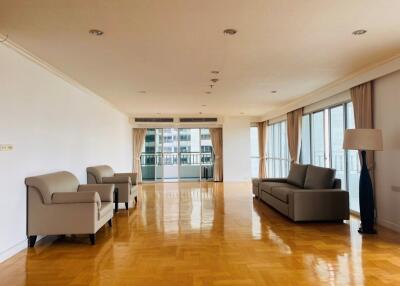 Spacious 3 bedroom condo for rent at Sathorn Park Place