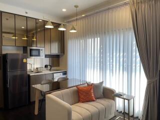 🔥HOT ITEM NEW IN!!!🔥Modern 2 Bed, 1 Bath Condo in Thonglor - Ekkamai, Bangkok