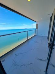 Condo for sale in Pattaya, Copacabana Beach, Jomtien, Pattaya, 5 star luxury condo, beautiful room, sea view.