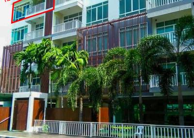 Urgent Sale Condo in Chiang Mai, My Hip 1, located in the Chiang Mai Business Park behind Big C Extra