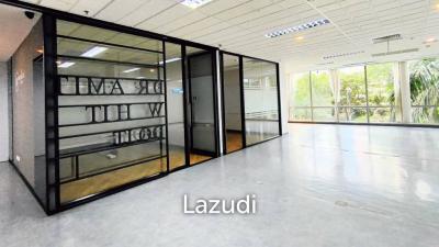 301 SQ.M Office space for rent in Pathumwan