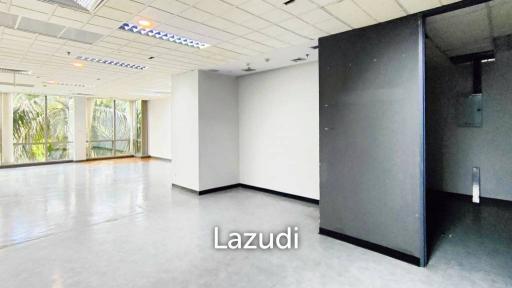 301 SQ.M Office space for rent in Pathumwan