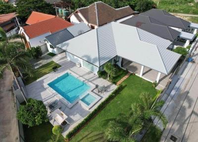 Single house with pool in East Pattaya