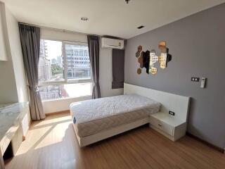 For RENT : Serene Place Sukhumvit 24 / 2 Bedroom / 2 Bathrooms / 80 sqm / 35000 THB [R12195]