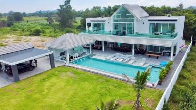 Black Mountain : Luxury 4 Bedroom Pool Villa