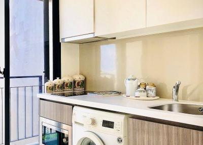 1-BR Condo at Urbano Absolute near BTS Krung Thon Buri