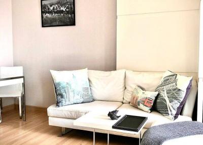 1-BR Condo at Urbano Absolute near BTS Krung Thon Buri