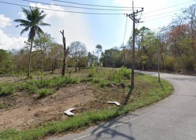 Land for sale in Bang Phra, Sriracha, beautiful plot, great location, cheap price, Chonburi.