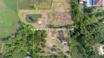 Land with Beautiful Views Close to the Main Road For Sale in Doi Saket