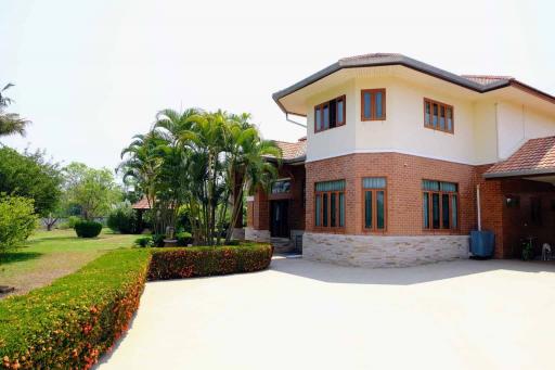 Large Luxury Family Home with Pool on 3+ Rai in San Sai