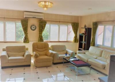 House for sale in Pattaya, Pattaya-Naklua Road 16, in the middle of Pattaya. Near Terminal 21 mall