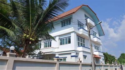 House for sale in Pattaya, Pattaya-Naklua Road 16, in the middle of Pattaya. Near Terminal 21 mall