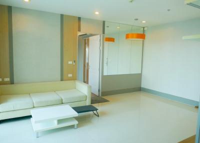 For rent Q House Condo Sathorn (S15-0209)