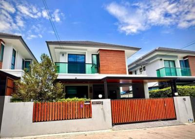 Single house for sale in Sriracha, nine kilometers, great location, great price, Milano Town Village, Chonburi.