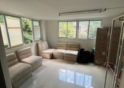 For Rent Bangkok Shophouse Sukhumvit BTS Nana Watthana