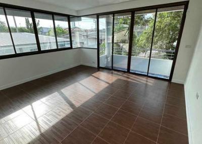 For Sale Bangkok Home Office Lat Phrao Wang Thonglang