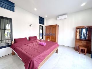 3 Bedrooms House East Pattaya H010502