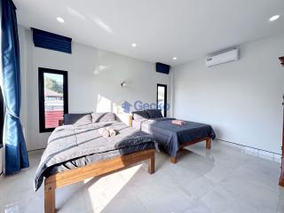 3 Bedrooms House East Pattaya H010502