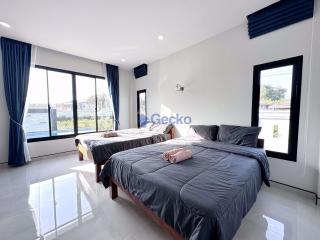 3 Bedrooms House East Pattaya H010502