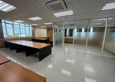 For Rent Bangkok Office Srinagarindra MRT Si Kritha Suan Luang