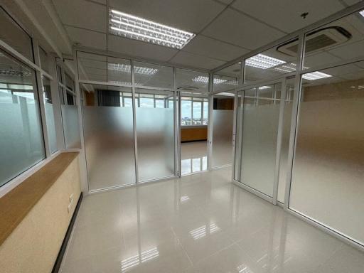 For Rent Bangkok Office Srinagarindra MRT Si Kritha Suan Luang