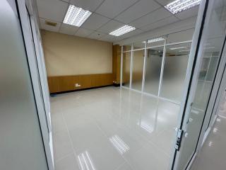 For Rent Bangkok Office Srinagarindra MRT Si Kritha Suan Luang