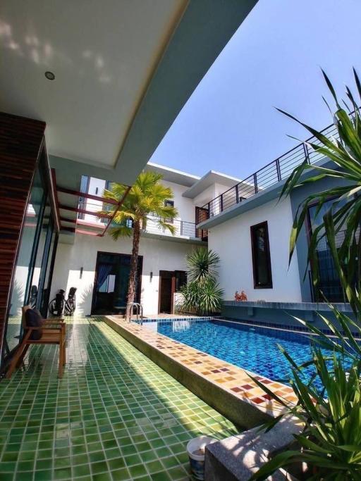 Modern 5 bedroom home with pool for sale in Mae Rim