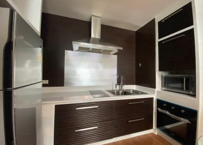 Large 2 bedroom Condo corner unit for sale @ Punna