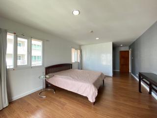 Large 2 bedroom Condo corner unit for sale @ Punna