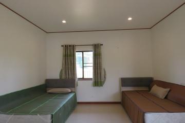 3 bedroom lake front house in Doi Saket for sale