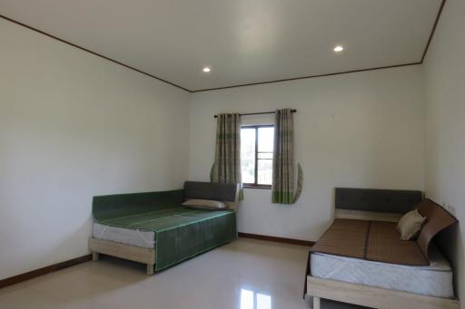 3 bedroom lake front house in Doi Saket for sale