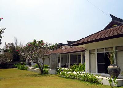 Oriental Style 5 BR Villa for sale in Mae On