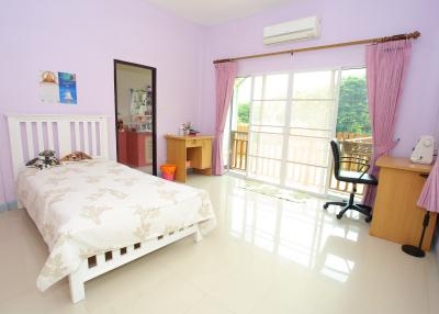 4 BR bungalow with pool for sale in Hang Dong