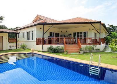 4 BR bungalow with pool for sale in Hang Dong