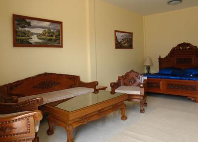 พูลวิลล่า 4 ห้องนอนพร้อมวิวสำหรับขายในแม่ออน