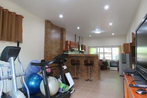 6 BR house with pool & pond for sale in San Sai