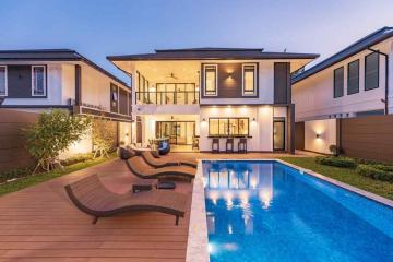 Exclusive development of 8 properties, three house types, 3 Gold, 3 Silver, 1 Platinum Beautiful modern homes located in Gymkhana Phase 2, Chiangmai Real Estate