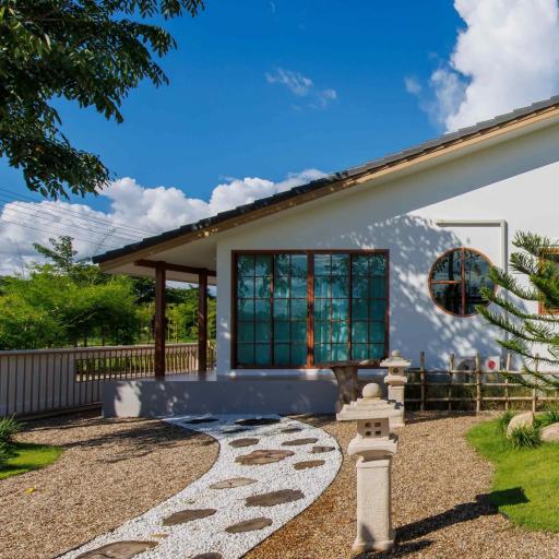 Explore Chiang Mai real estate! Lanna Lakeview offers a Japanese-style 3BR house with stunning mountain views, lakefront living, and freebies!