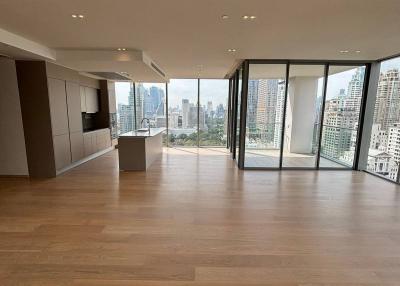 3-BR Penthouse at Tonson One Residence near BTS Chit Lom