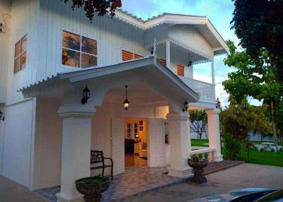 Spacious 4-bed, 2-bath house for sale Chiang Mai, in Yawa. Renovated, fully furnished, 6 air conditioners. Tranquil location near Hang Dong Market.